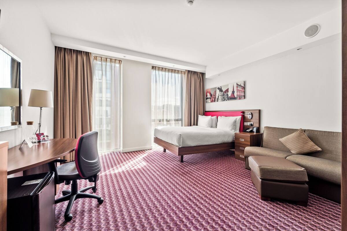 In-room safe, desk, blackout drapes, soundproofing