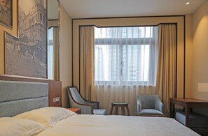 Minibar, free WiFi - 24K International Hotel (Fuzhou Road) (Shanghai)