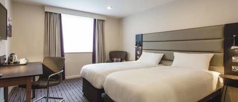 Standard Twin Room, Accessible Bathtub