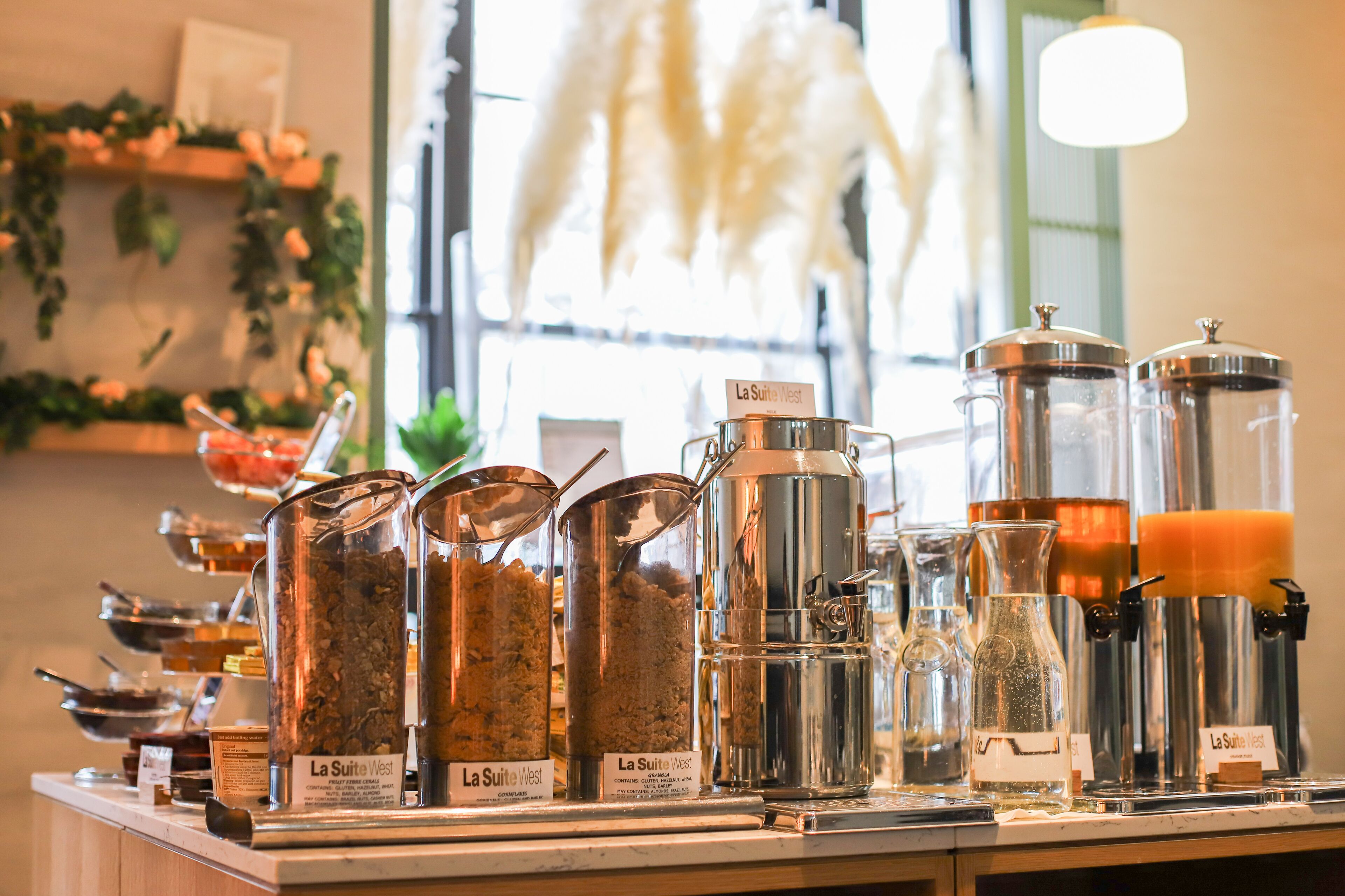 Daily continental breakfast (GBP 14.95 per person)