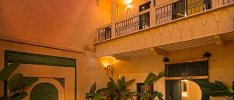 Kolam renang terbuka