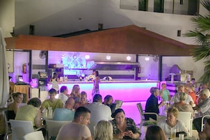 Bar (en la propiedad)