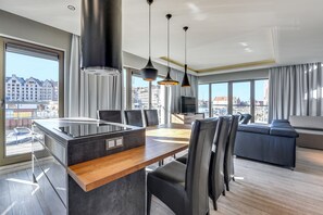 Deluxe Apartment, 1 Bedroom (with parking) - Apartinfo Waterlane Apartments (Gdansk)