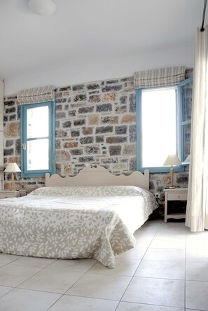 3 bedrooms, premium bedding, pillow-top beds, in-room safe