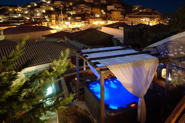 Body treatments, aromatherapy, facials, manicures and pedicures