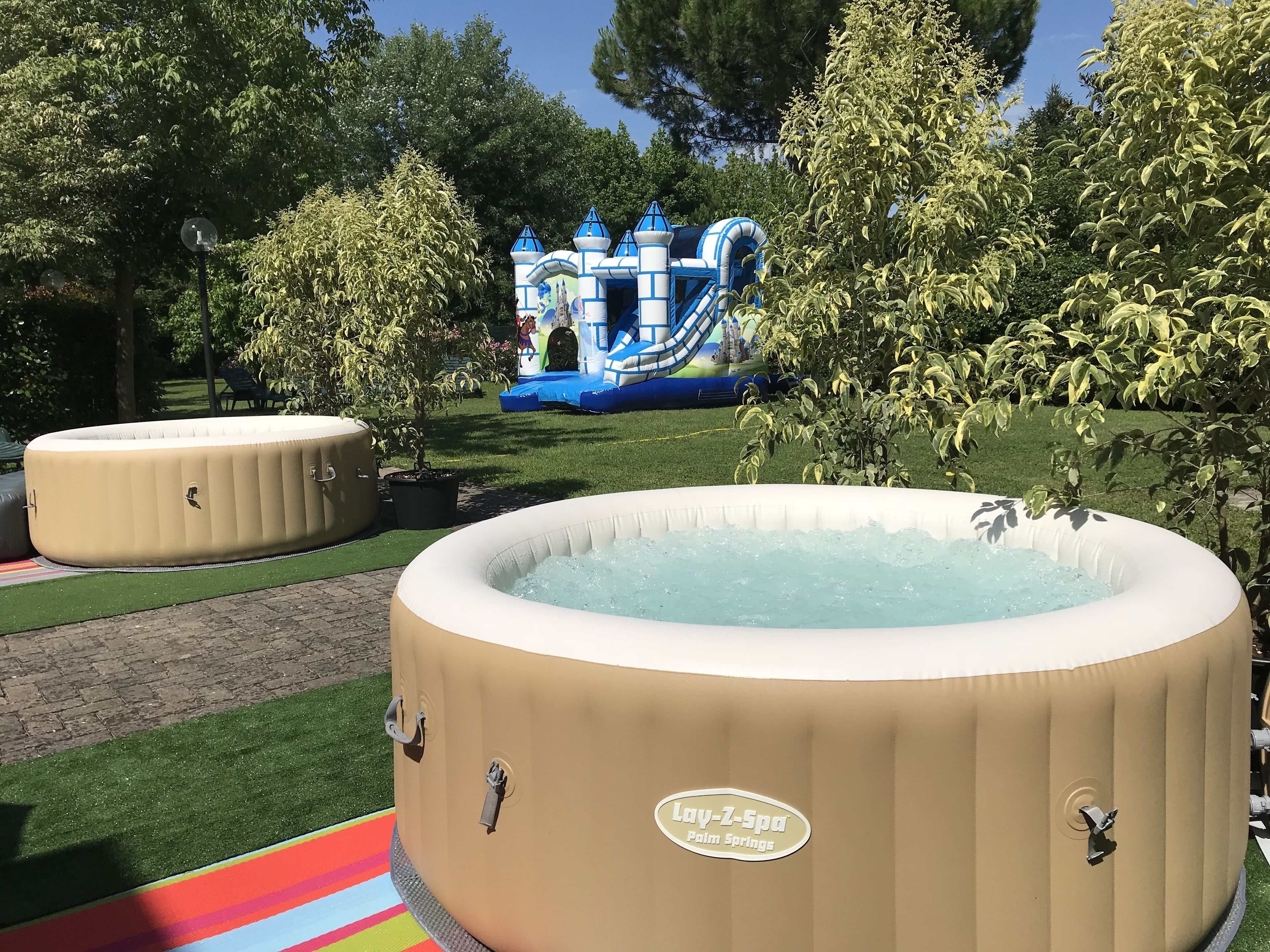 Área de juegos infantiles al aire libre