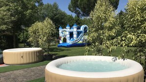 Children’s play area – outdoor