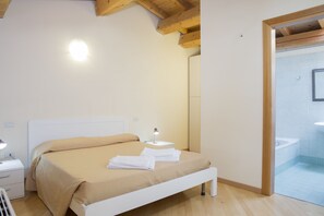Draps en coton égyptien, literie de qualité, fer et planche à repasser