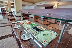 Free daily buffet breakfast - Hotel Cleopatra (Saturn)