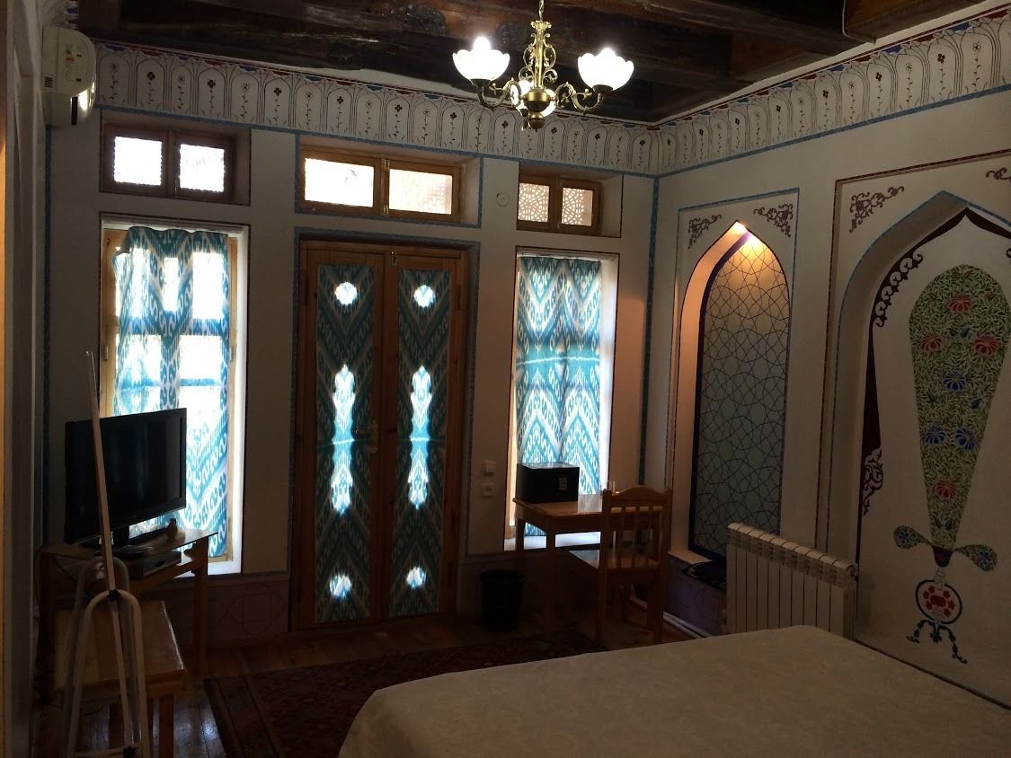 minibar, in-room safe, individually decorated, desk