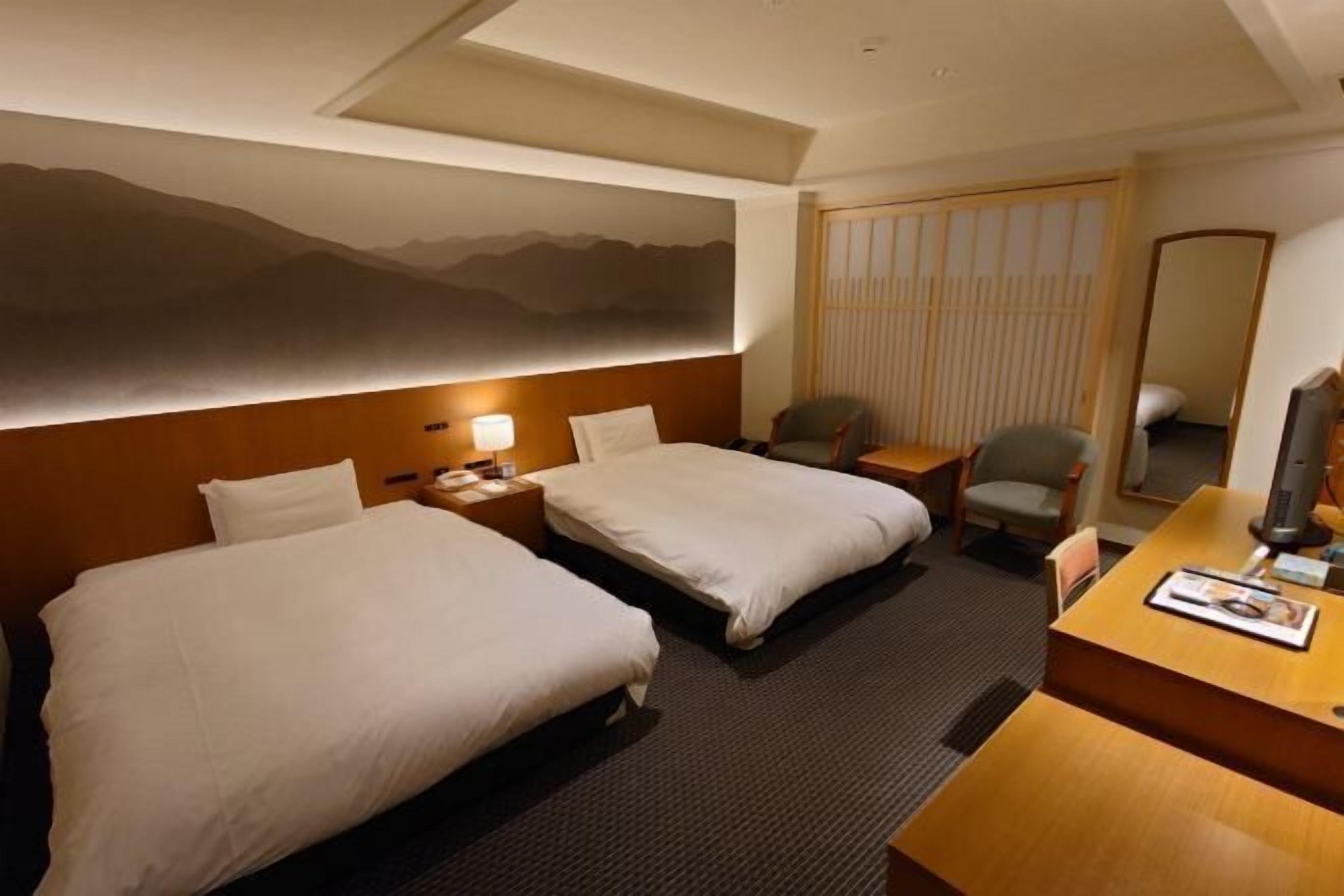 In-room safe, free WiFi