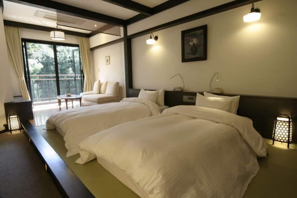 In-room safe, free WiFi