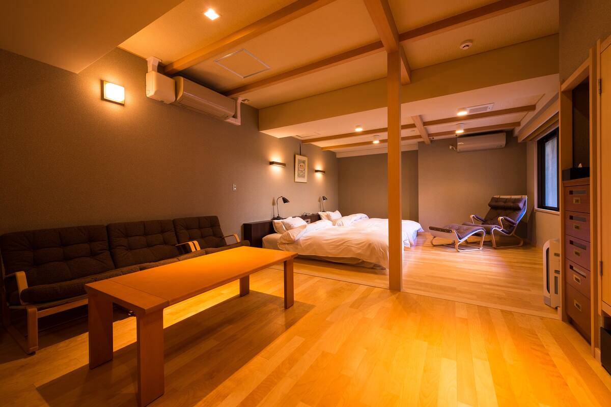 Superior Twin Room | In-room safe, WiFi (free)