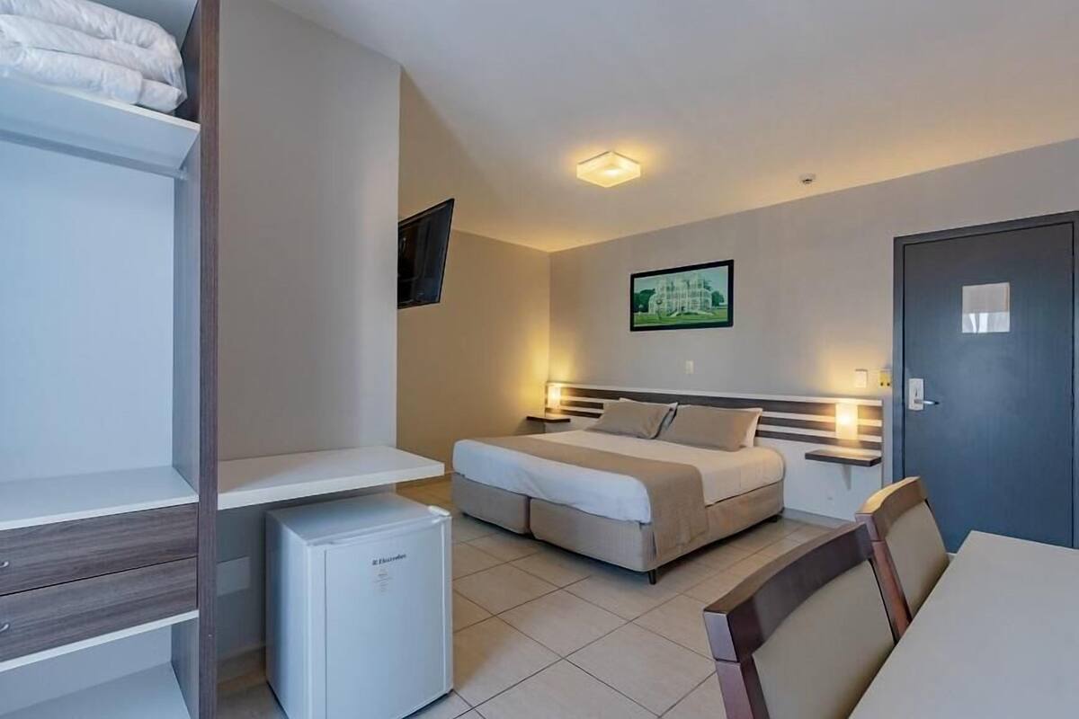 Hypoallergeen beddengoed, een minibar, een bureau, gratis wifi