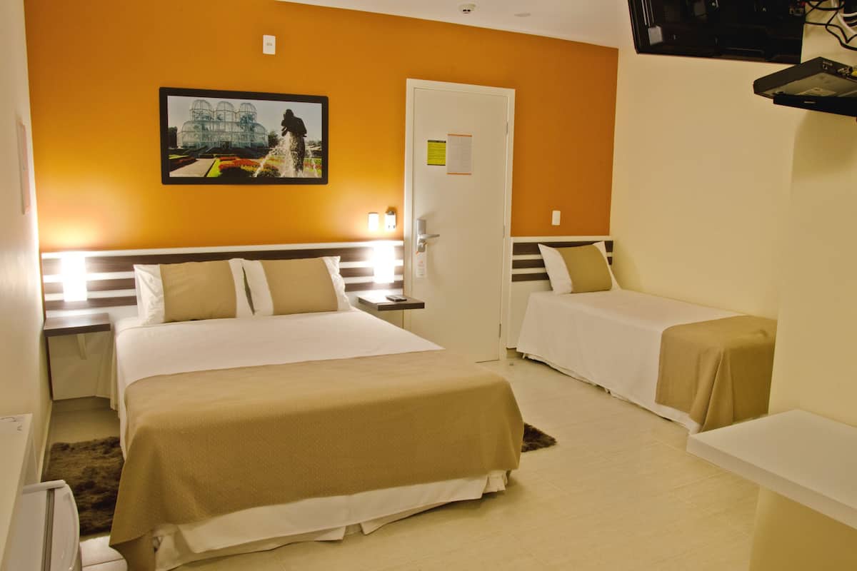 Ropa de cama hipoalergénica, minibar, escritorio y wifi gratis