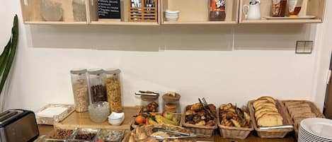 Desayuno buffet (EUR 12 por persona)