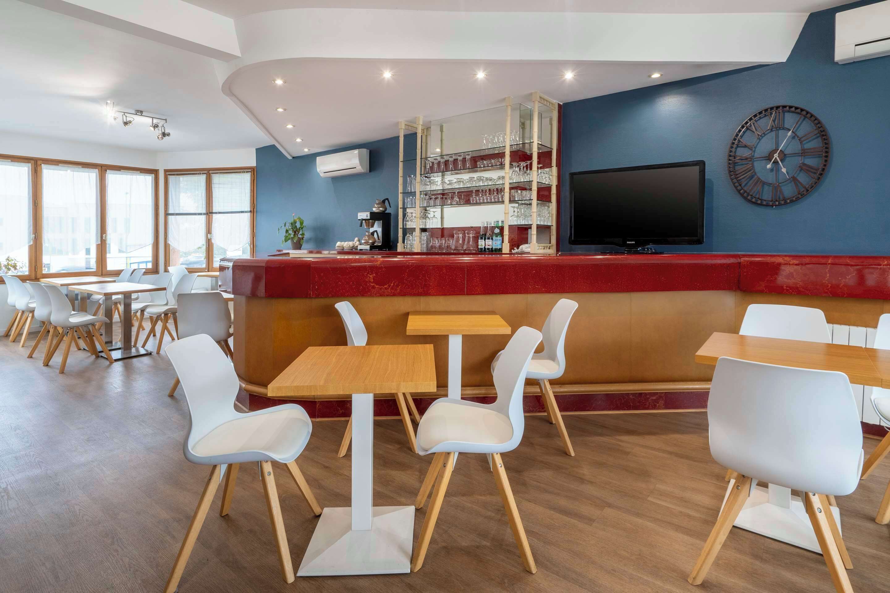 Daily buffet breakfast (EUR 12 per person)