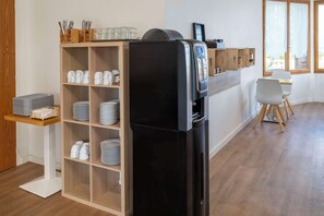 Frukostbuffé varje dag (EUR 12 per person)