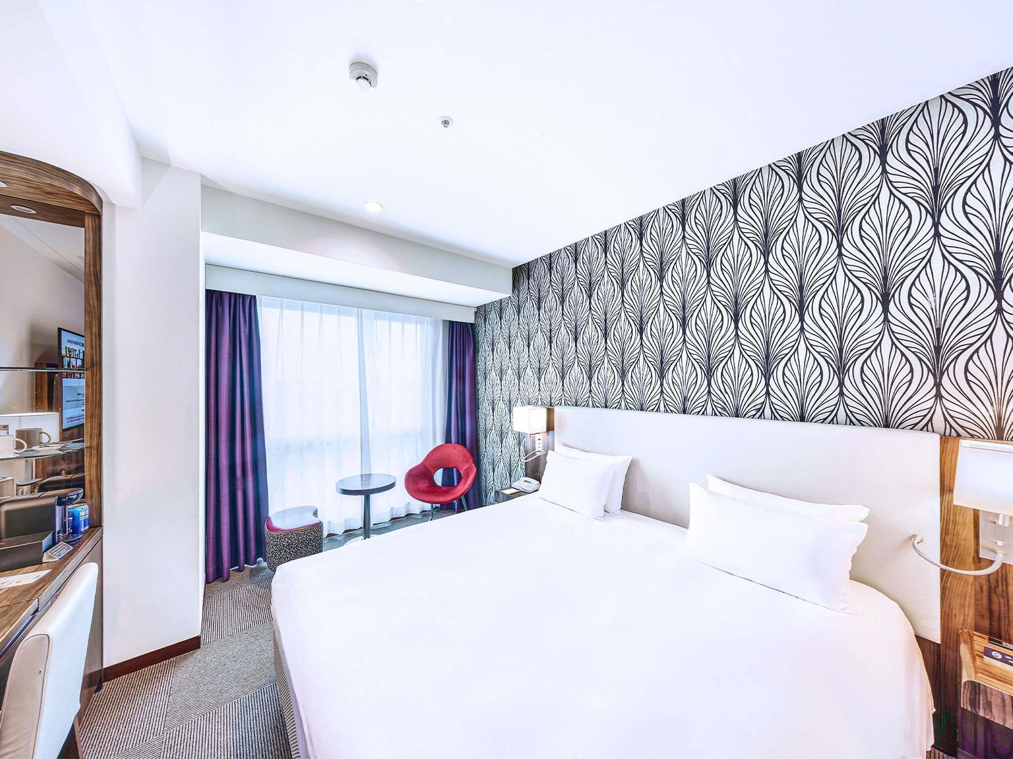 Superior-Zimmer, 1 King-Bett | Hochwertige Bettwaren, Pillowtop-Betten, Zimmersafe, Schreibtisch