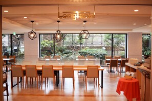 供应早餐，日本菜