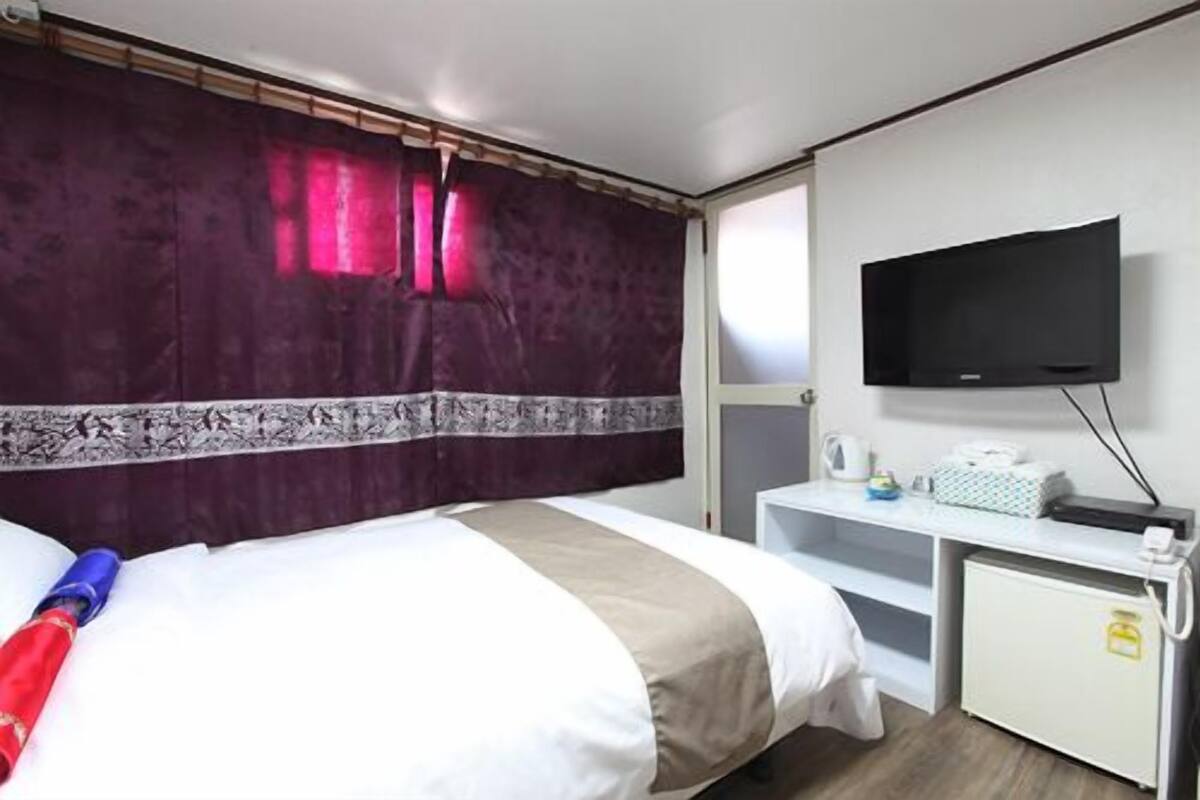 Deluxe Double Room | Gebar bulu kapas, langsir/tirai gelap terus, Wi-fi percuma