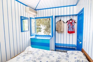 Minibar, in-room safe, WiFi, bed sheets