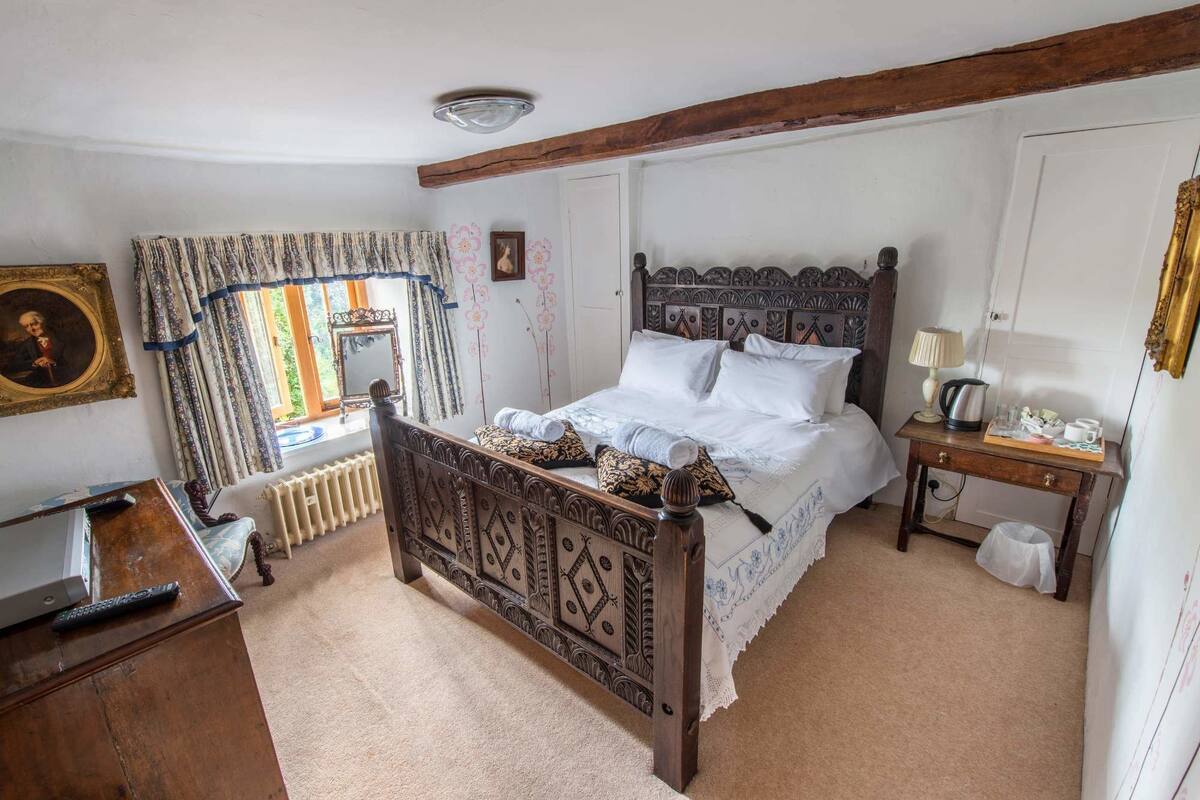 Superior Double Room, 1 Queen Bed, Garden View | Egyptian cotton sheets, iron/ironing board (on request)