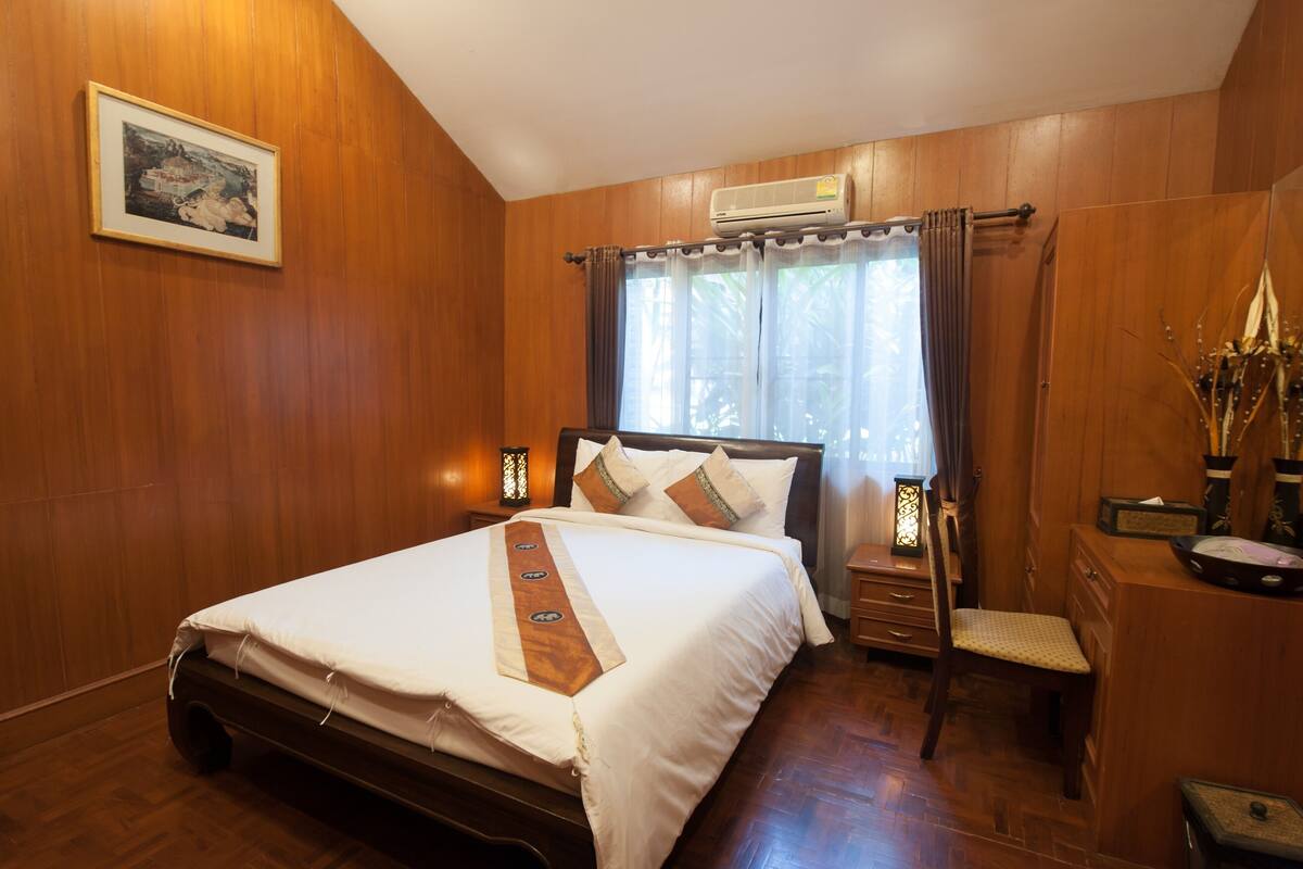 Junior Suite | Premium bedding, minibar, in-room safe, iron/ironing board (on request)