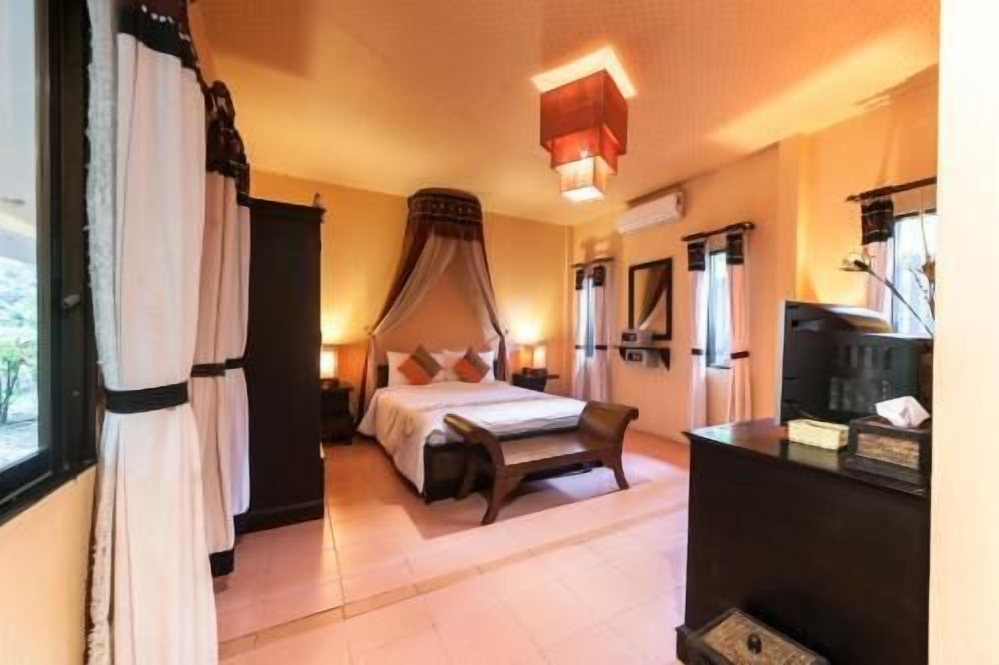Ropa de cama de alta calidad y minibar 