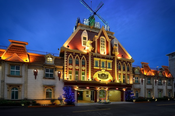 Front of property - evening/night