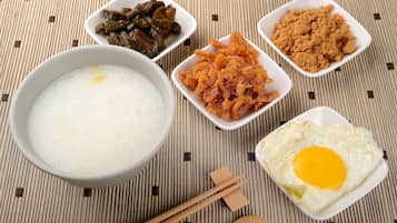 Free daily cooked-to-order breakfast
