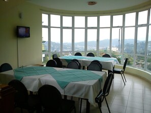 Frühstück gegen Gebühr