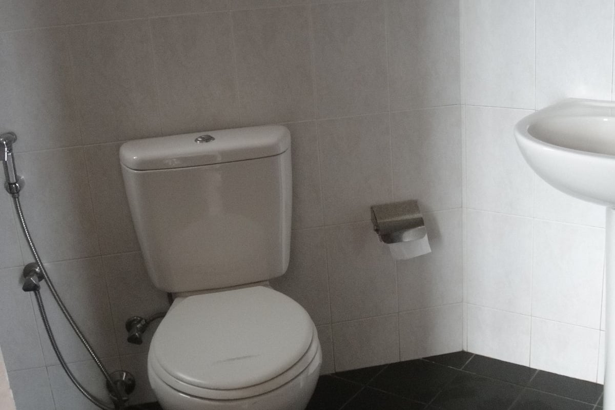 Shower, free toiletries
