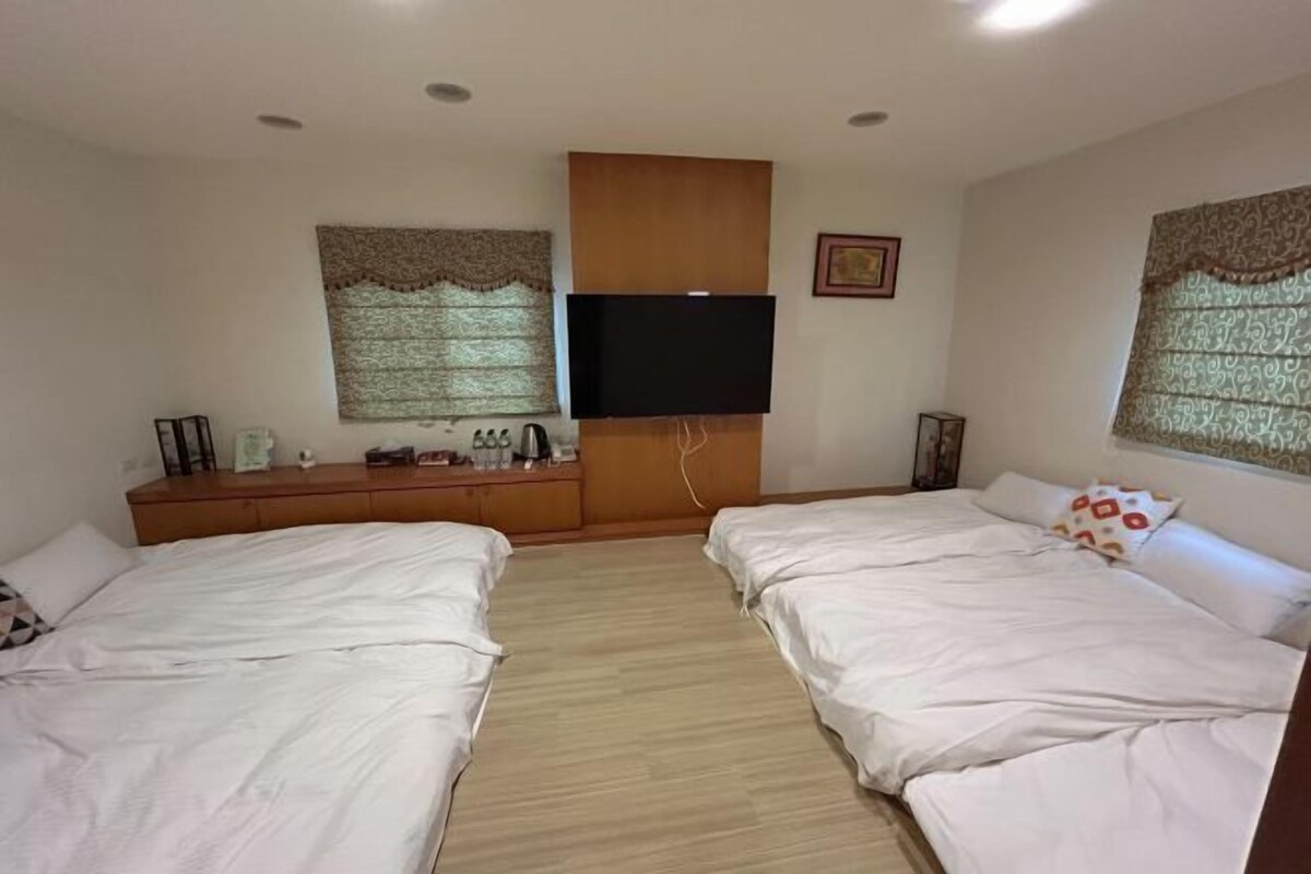 이탈리아 프레떼 시트, 고급 침구, 필로우탑 침대, 책상