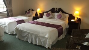 Family Triple Room, Ensuite | Premium bedding, individually furnished, desk, iron/ironing board