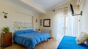 Standard Triple Room, City View | Down comforters, desk, blackout drapes, iron/ironing board (on request) - Casa Fiorita Bed & Breakfast (Agrigento)