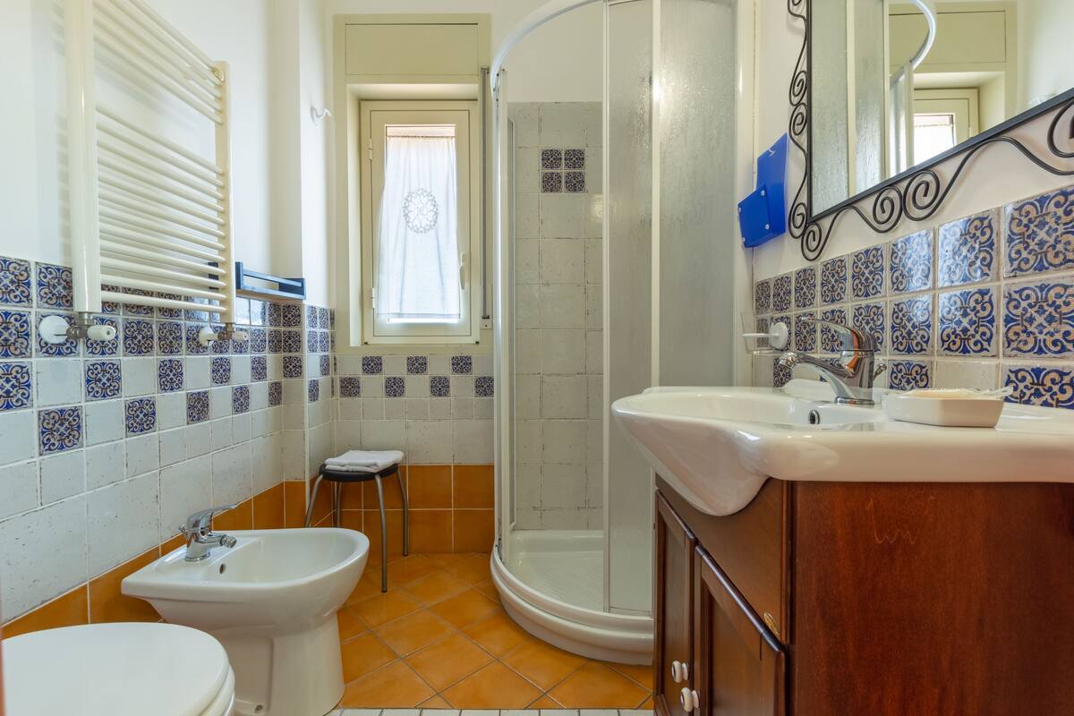 Standard Double Room, 1 Bedroom, Private Bathroom, City View | Bathroom | Shower, rainfall showerhead, free toiletries, hair dryer