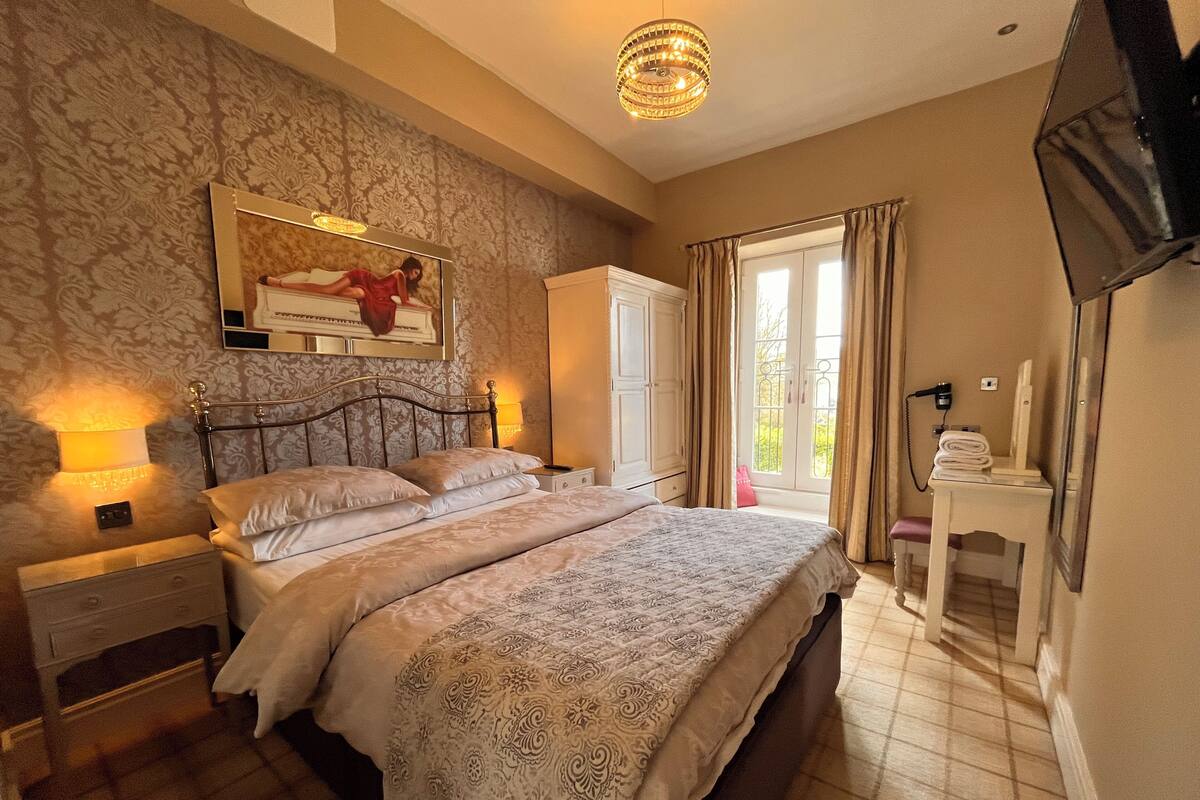 Suite, Balcony (Rydal) | 1 bedroom, premium bedding, pillowtop beds, in-room safe