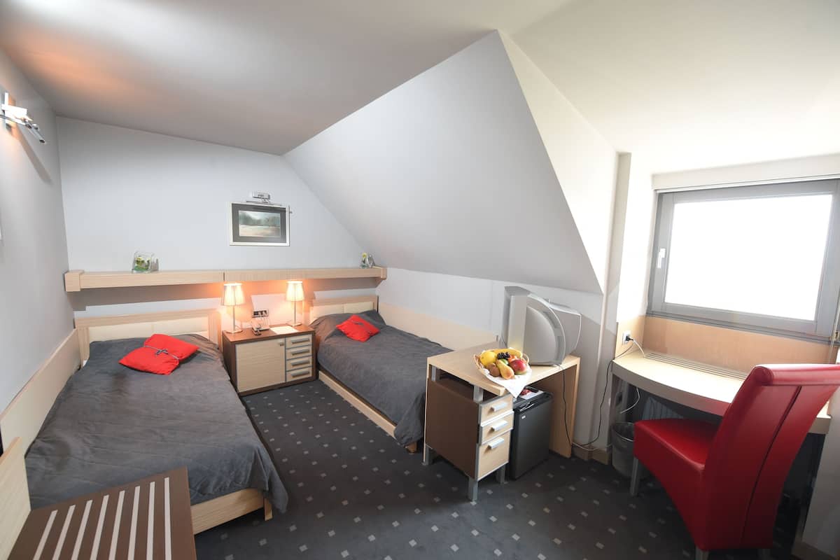 Minibar, una cassaforte in camera, una scrivania