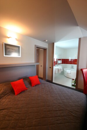 Suite, Non Smoking, River View | Minibar, in-room safe, desk, free cribs/infant beds - Garni Hotel Leopold I (Novi Sad)