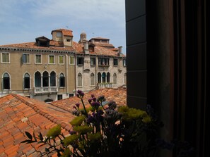 Double Room | In-room safe, desk, cribs/infant beds, free WiFi