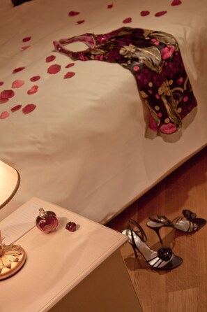 Exclusive Suite, Jetted Tub | Minibar, in-room safe, desk, blackout drapes - Relais la Corte di Cloris (Florence)