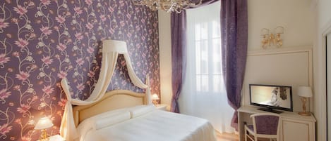 Exclusive Suite, Jetted Tub