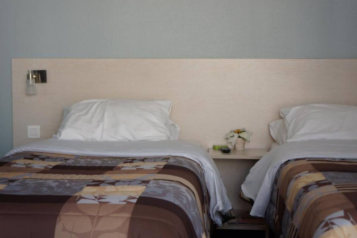 twin room | desk, soundproofing, iron/ironing board, cots/infant beds