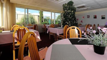 Lunch, dinner served; French cuisine, al fresco dining