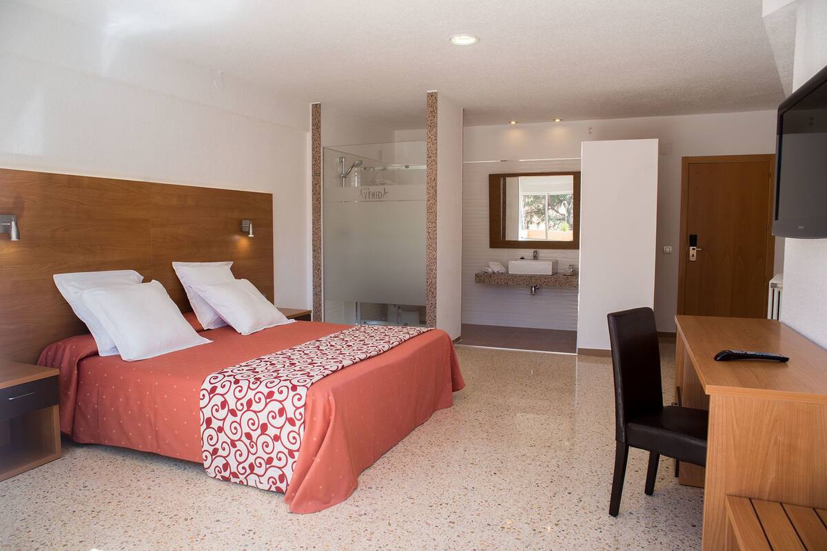 Superior Double Room, 1 King Bed, Balcony