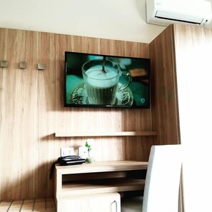 Double Room | 1 bedroom, minibar, in-room safe, desk - Giardino (Camaiore)
