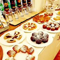 Servizio di colazione, pranzo e cena