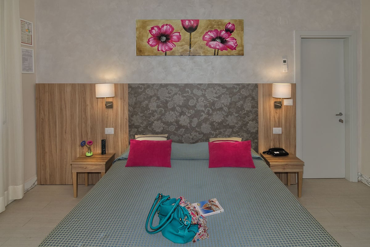 1 bedroom, minibar, in-room safe, desk