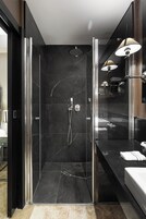 Ducha, cabezal de ducha tipo lluvia, artículos de tocador gratuitos